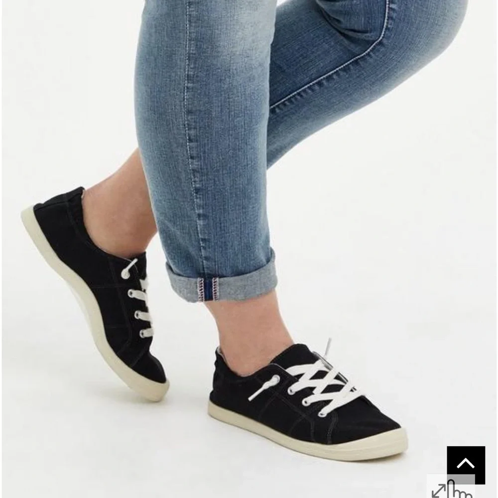 Torrid Riley Ruched wide sneaker - Picture 1 of 7